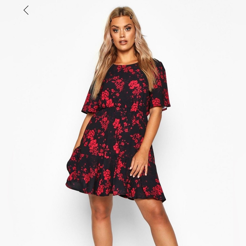 PLUS TIERED WOVEN SMOCK DRESS – SIZE 24 – BOOHOO PLUS